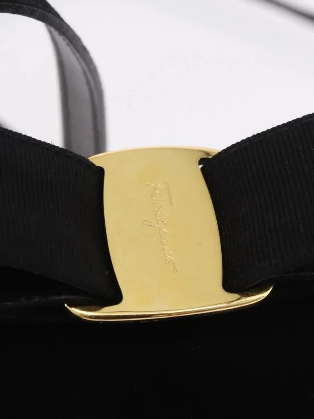 Salvatore Ferragamo Vara Ribbon Hand Bag Suede 2way Black Gold Auth BA13469